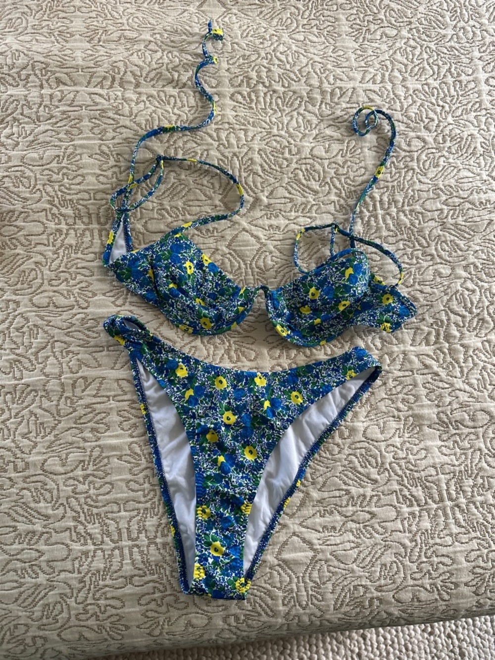 ‘Chapel of Love’ Classic Underwire Top and High Cut Cheeky Bottoms - Picture 2 of 7